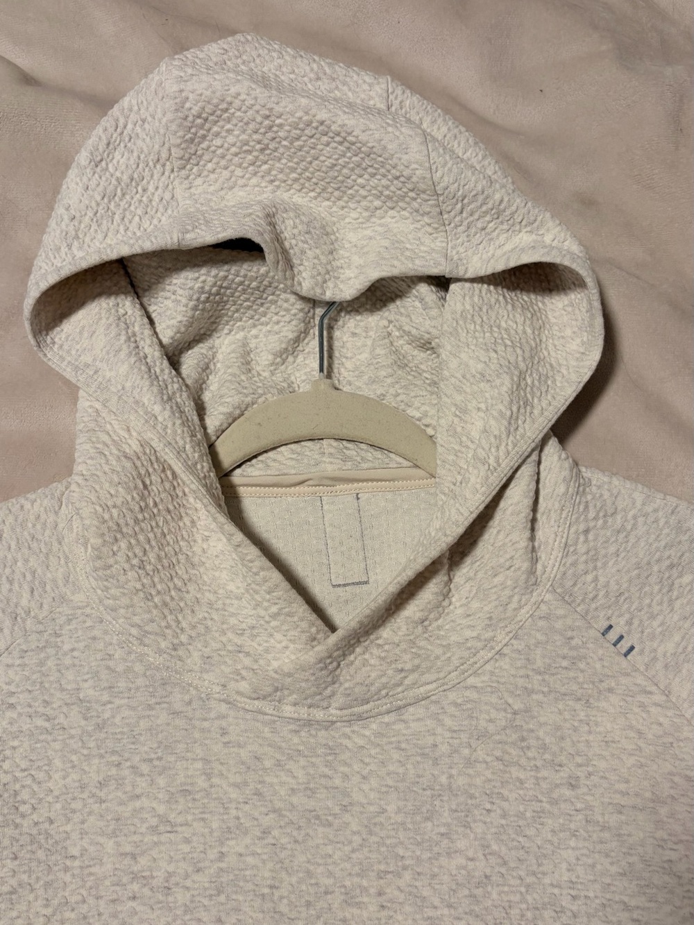 Lululemon Men’s XL Textured Cream Hooded Pullover